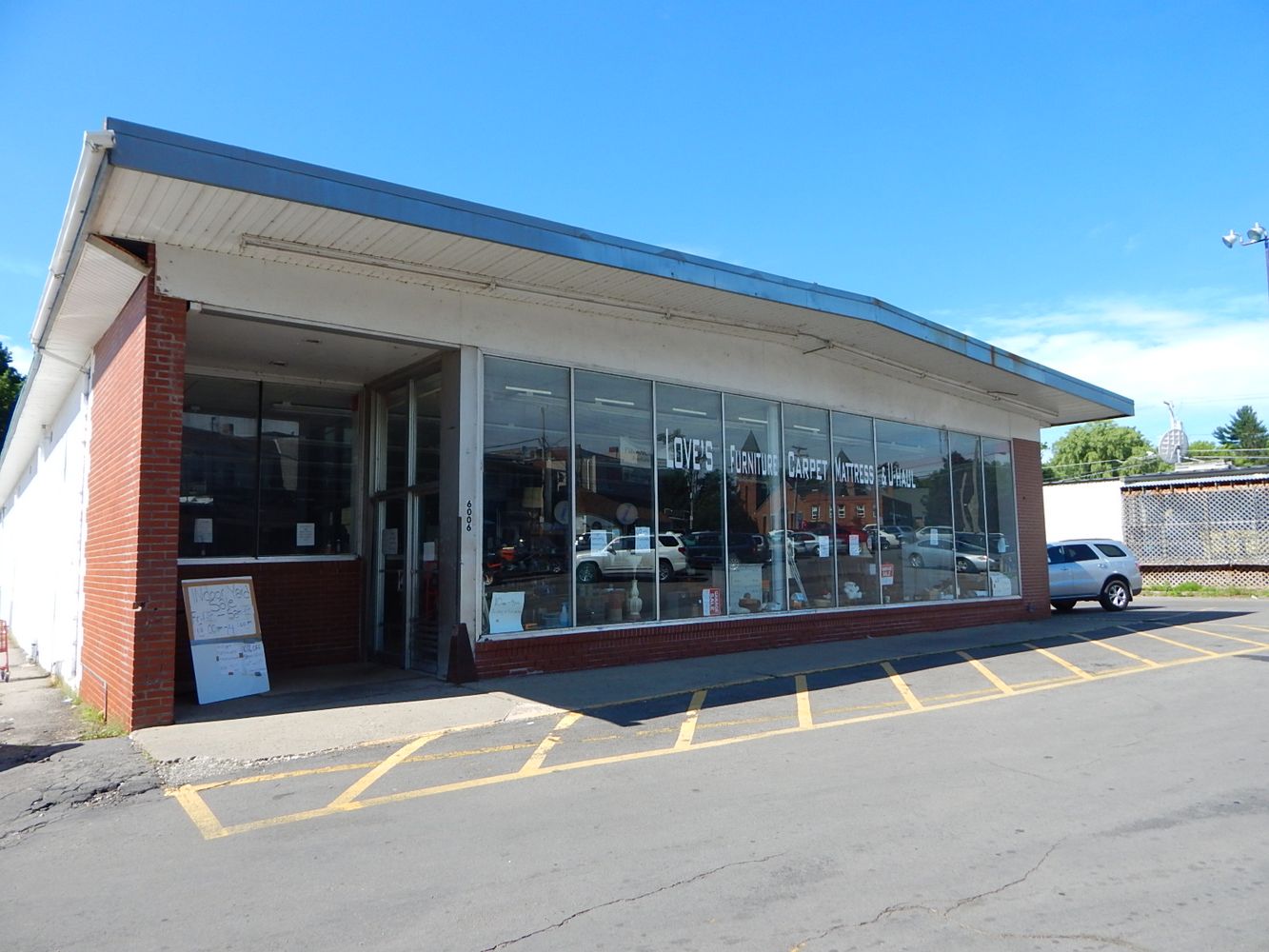 6006 New Hartford St, Wolcott, NY 14590